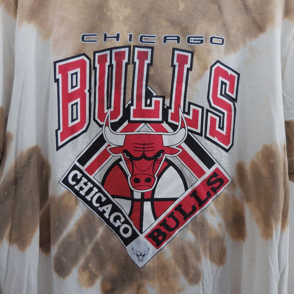 Vintage Y2K Chicago Bulls Tye Die Shirt Spellout Large Logo‎ Mens 2XL NBA Shirt